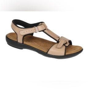 Natural Soul Glenis Sandal in Taupe, Size 7.5. NIB